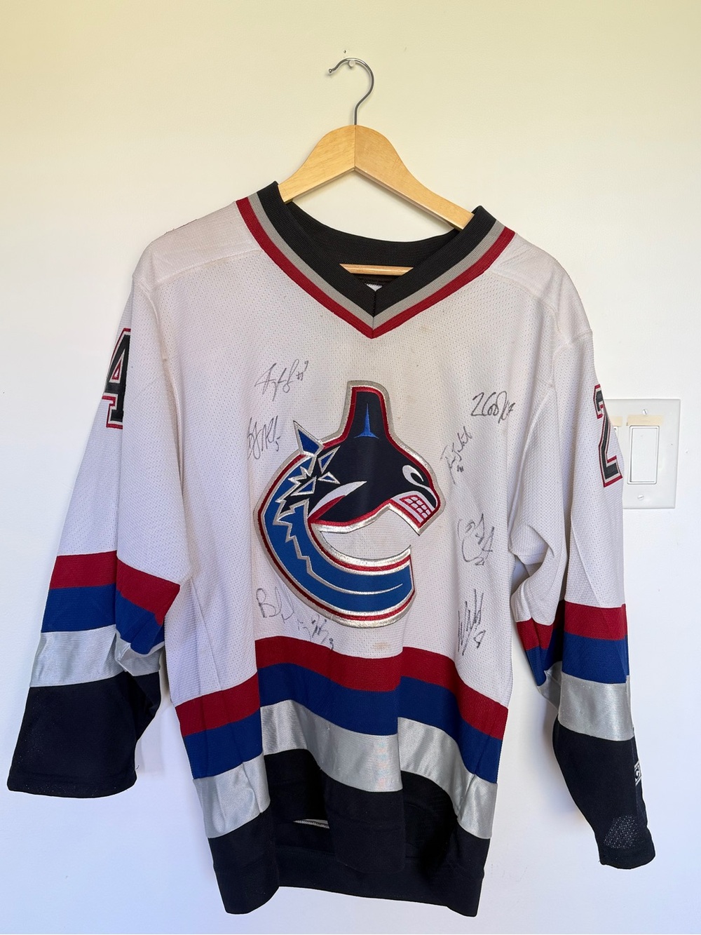 Rare Vintage CCM Vancouver Canucks Matt Cooke #24 Multi-Signed Hockey Jersey